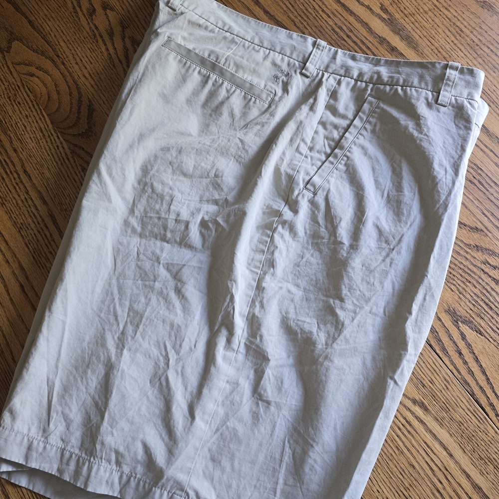 Ashworth Men's Light Gray Flat Front Shorts